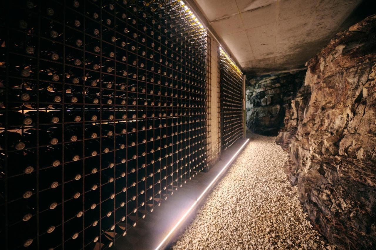 Winery Cuj Bed & Breakfast Vilanija Luaran gambar